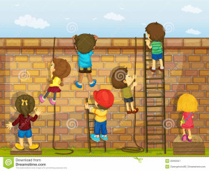 bambini-che-si-arrampicano-su-una-parete-26992057